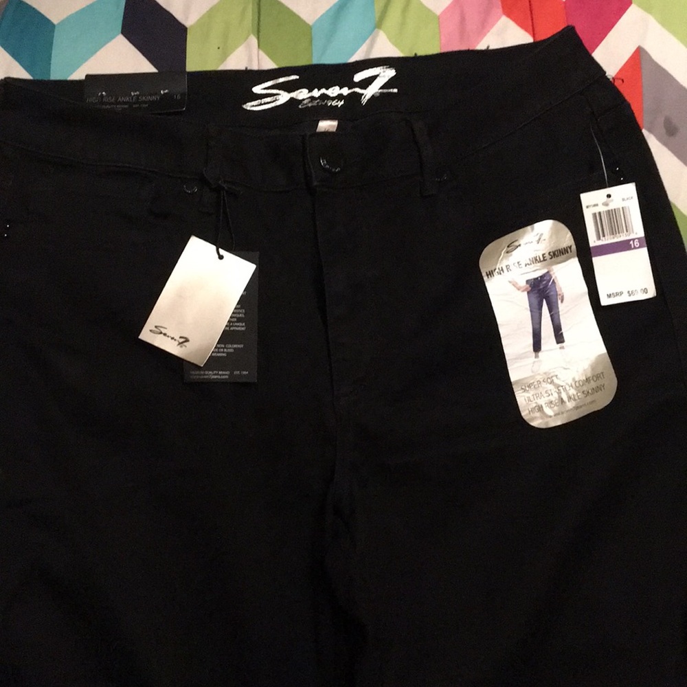 Women’s Seven7 Est. 1964 Jeans size 16 N.W.T.